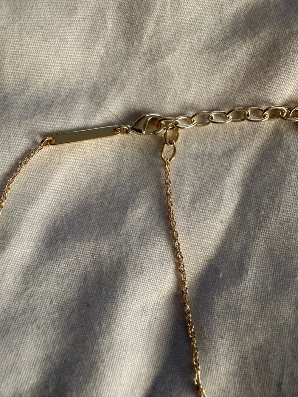 Kendra Scott Gold Necklace with Red Rose Pendant - Picture 3 of 4